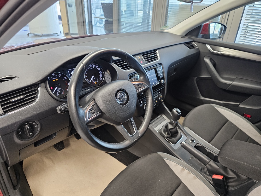 Skoda Octavia Combi  bei Hoffmann Automobile in Wolfsburg kaufen und sofort mitnehmen - Bild 13