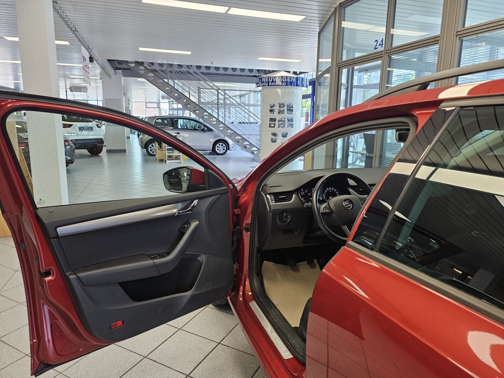 Skoda Octavia Combi  bei Hoffmann Automobile in Wolfsburg kaufen und sofort mitnehmen - Bild 15