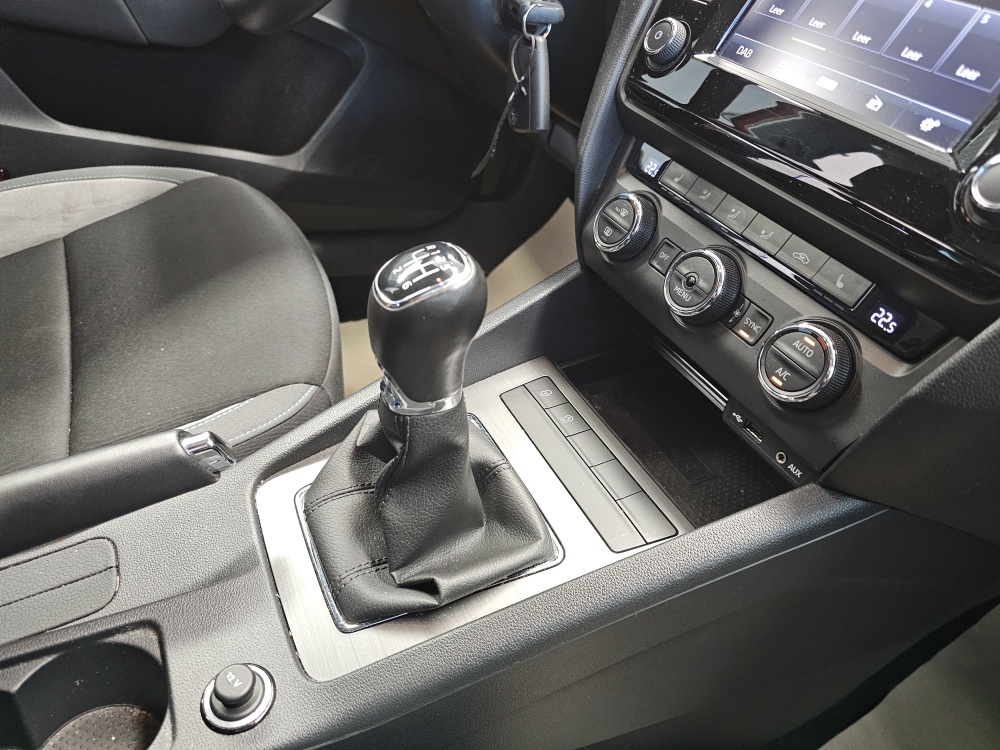Skoda Octavia Combi  bei Hoffmann Automobile in Wolfsburg kaufen und sofort mitnehmen - Bild 7