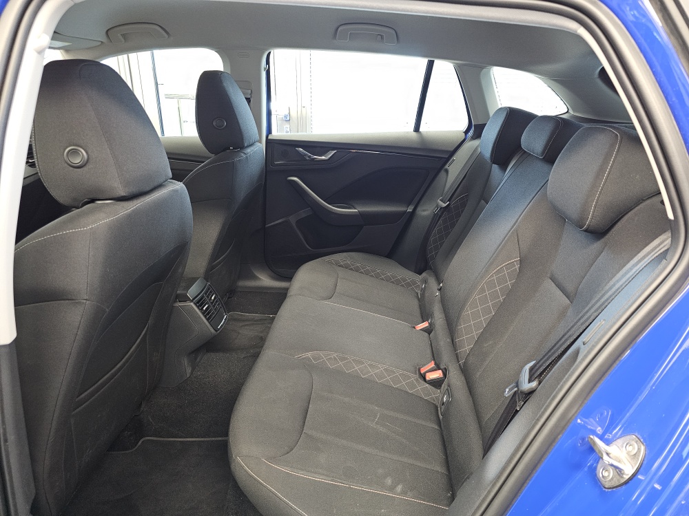 Skoda Scala  bei Hoffmann Automobile in Wolfsburg kaufen und sofort mitnehmen - Bild 4