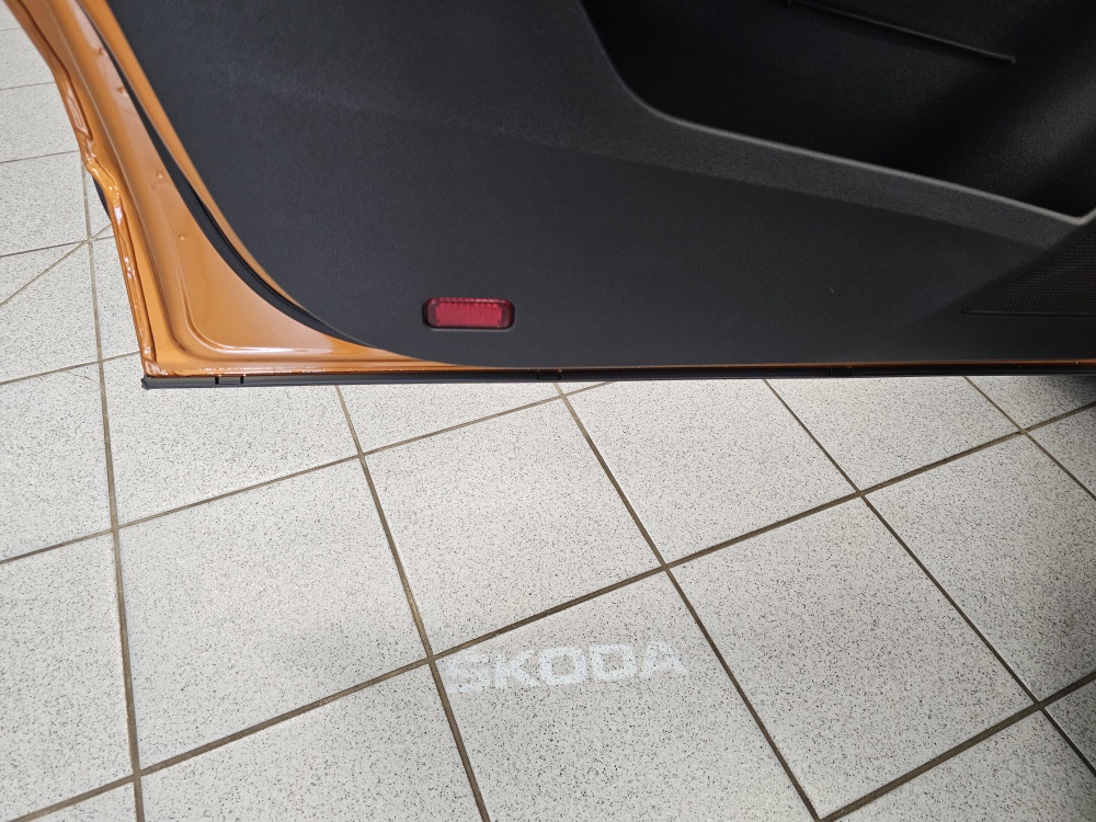 Skoda Karoq  bei Hoffmann Automobile in Wolfsburg kaufen und sofort mitnehmen - Bild 22