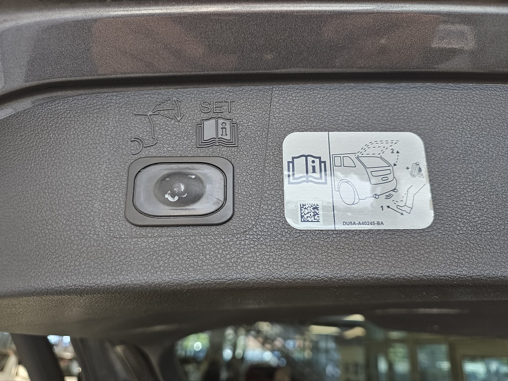 Ford Kuga  bei Hoffmann Automobile in Wolfsburg kaufen und sofort mitnehmen - Bild 3