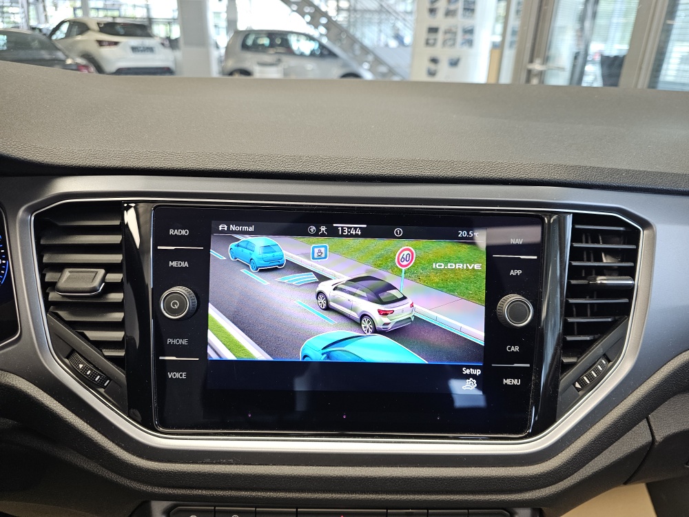 VW T-Roc  bei Hoffmann Automobile in Wolfsburg kaufen und sofort mitnehmen - Bild 10