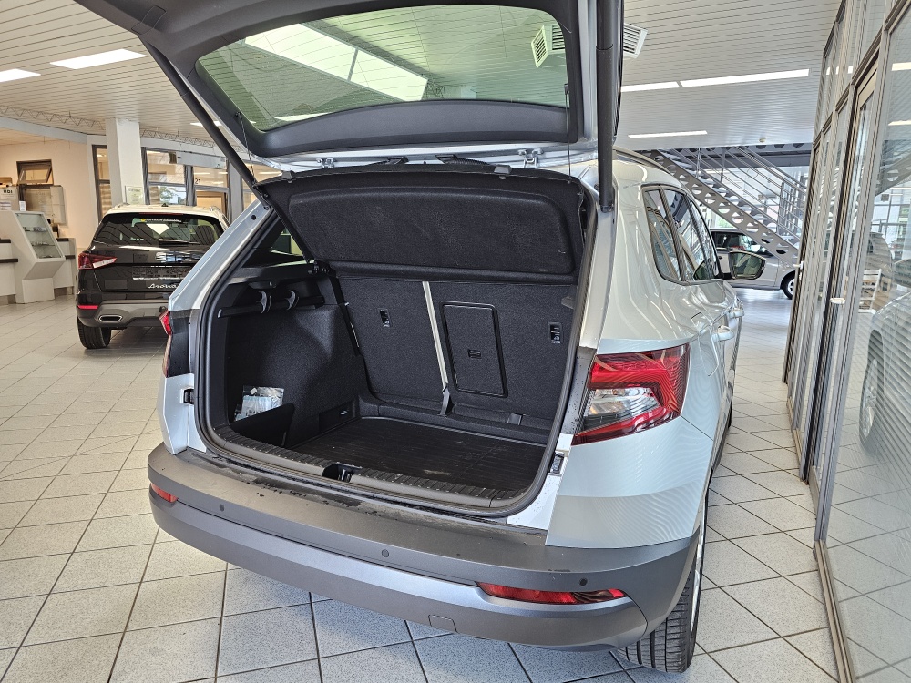 Skoda Karoq  bei Hoffmann Automobile in Wolfsburg kaufen und sofort mitnehmen - Bild 2