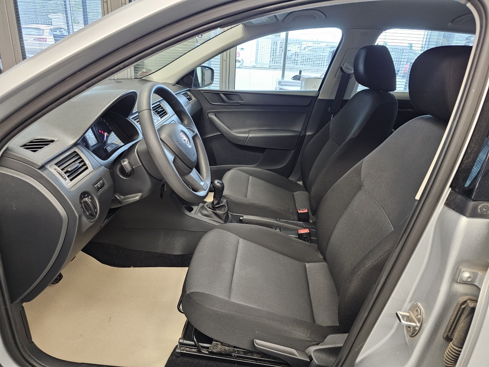 Skoda Rapid Spaceback  bei Hoffmann Automobile in Wolfsburg kaufen und sofort mitnehmen - Bild 10