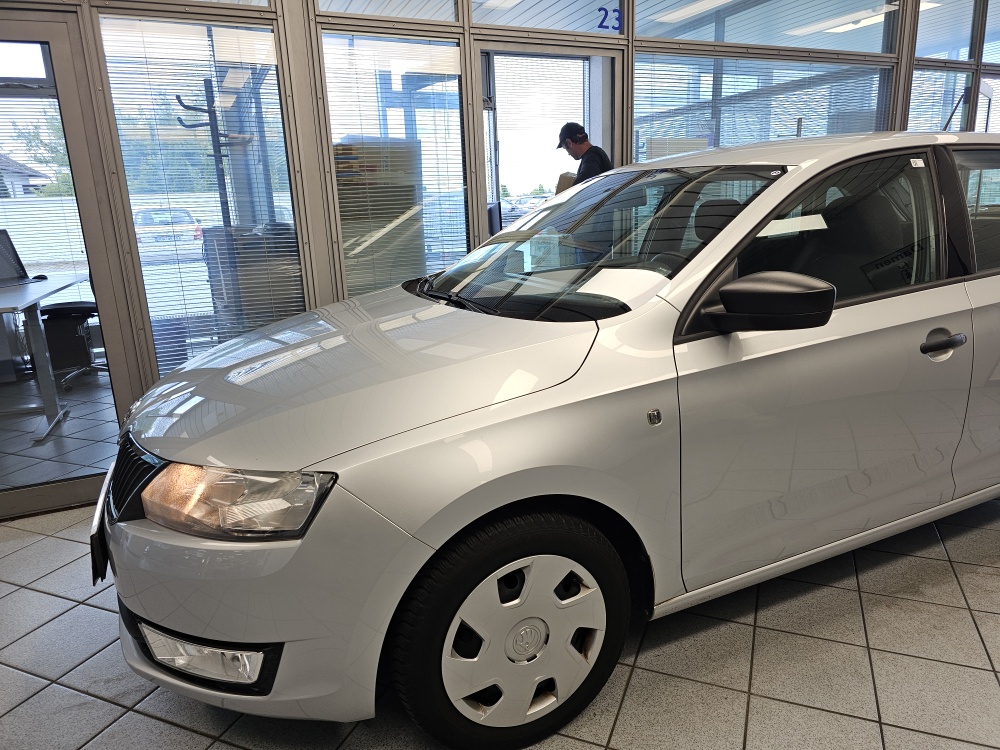 Skoda Rapid Spaceback  bei Hoffmann Automobile in Wolfsburg kaufen und sofort mitnehmen - Bild 13