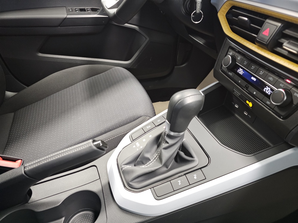 Seat Arona  bei Hoffmann Automobile in Wolfsburg kaufen und sofort mitnehmen - Bild 6