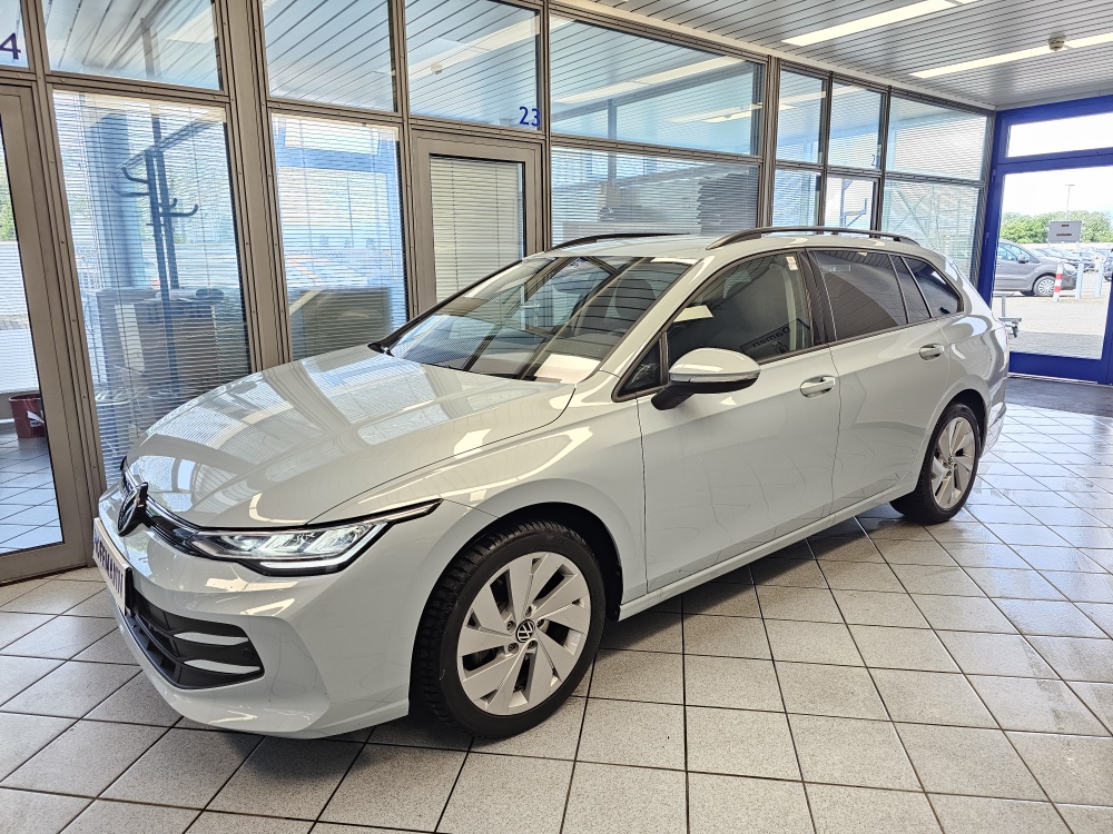 VW Golf Variant Life für nur 24.850,- € bei Hoffmann Automobile in Wolfsburg kaufen und sofort mitnehmen