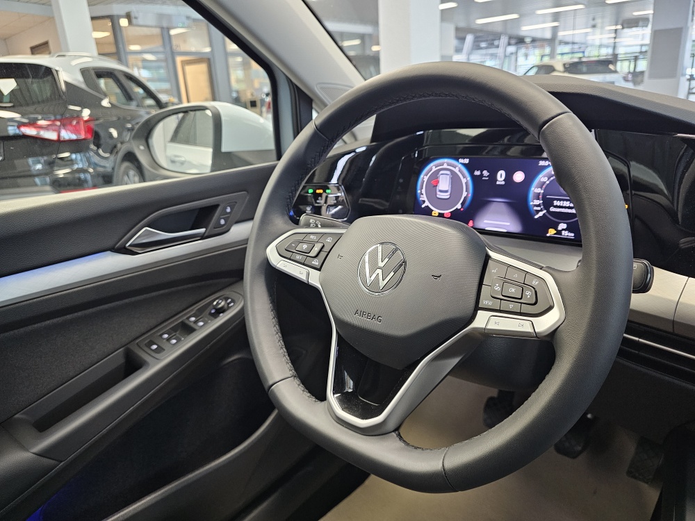 VW Golf Variant  bei Hoffmann Automobile in Wolfsburg kaufen und sofort mitnehmen - Bild 14