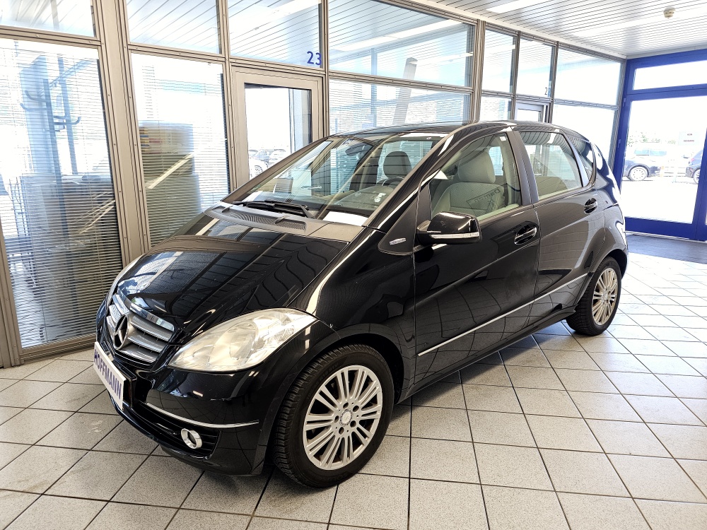 Mercedes-Benz A 180  bei Hoffmann Automobile in Wolfsburg kaufen und sofort mitnehmen - Bild 1
