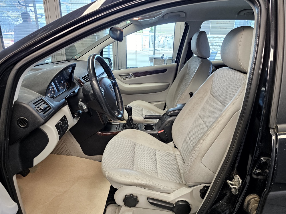 Mercedes-Benz A 180  bei Hoffmann Automobile in Wolfsburg kaufen und sofort mitnehmen - Bild 12