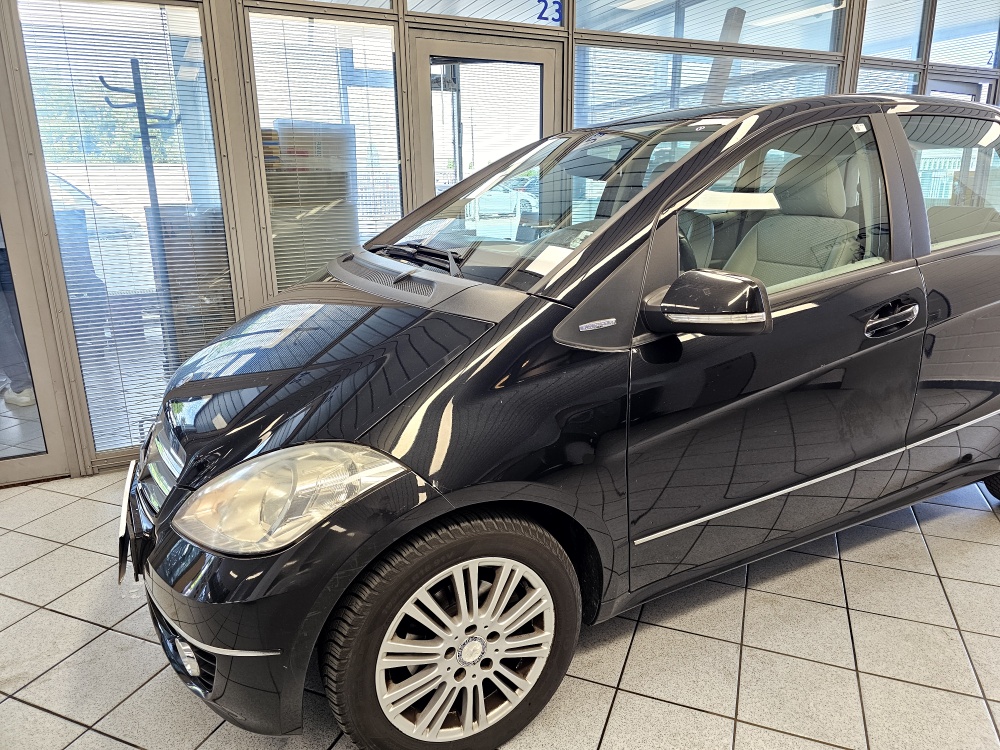 Mercedes-Benz A 180  bei Hoffmann Automobile in Wolfsburg kaufen und sofort mitnehmen - Bild 15