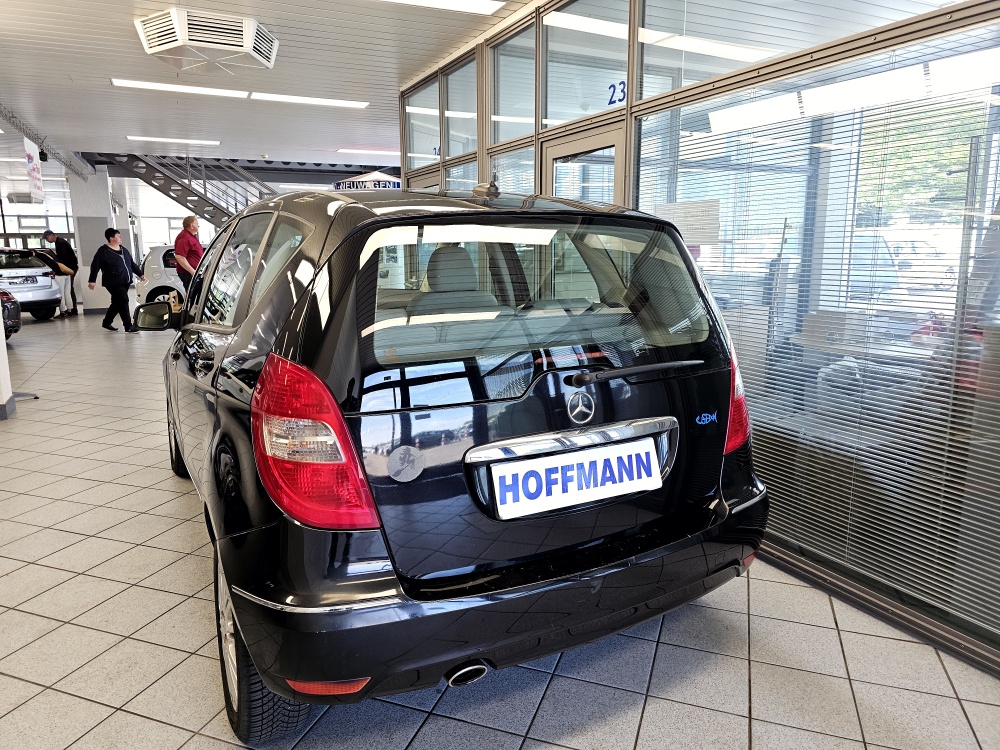 Mercedes-Benz A 180  bei Hoffmann Automobile in Wolfsburg kaufen und sofort mitnehmen - Bild 3
