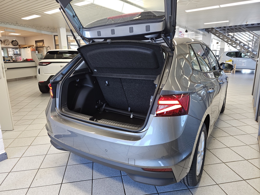 Skoda Fabia  bei Hoffmann Automobile in Wolfsburg kaufen und sofort mitnehmen - Bild 2