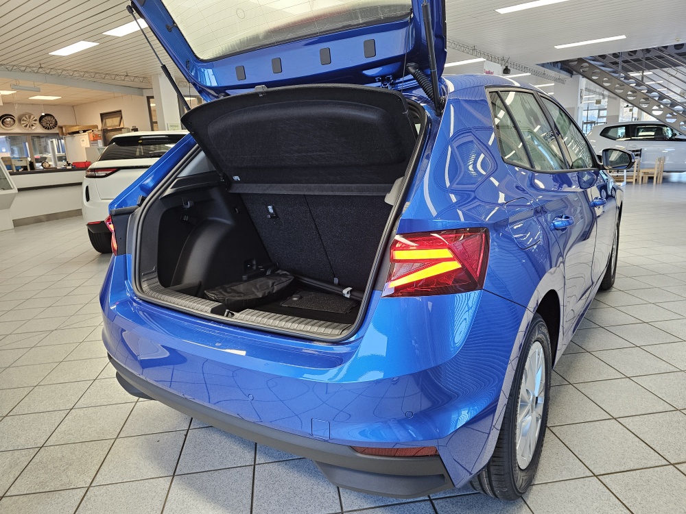 Skoda Fabia  bei Hoffmann Automobile in Wolfsburg kaufen und sofort mitnehmen - Bild 2