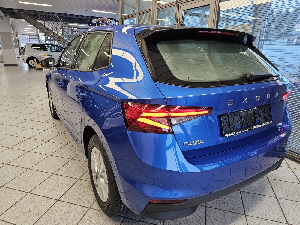 Skoda Fabia  bei Hoffmann Automobile in Wolfsburg kaufen und sofort mitnehmen - Bild 3