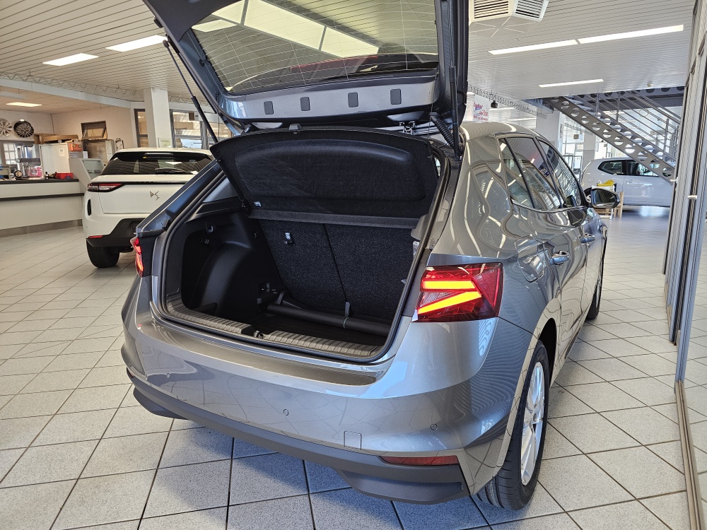 Skoda Fabia  bei Hoffmann Automobile in Wolfsburg kaufen und sofort mitnehmen - Bild 2