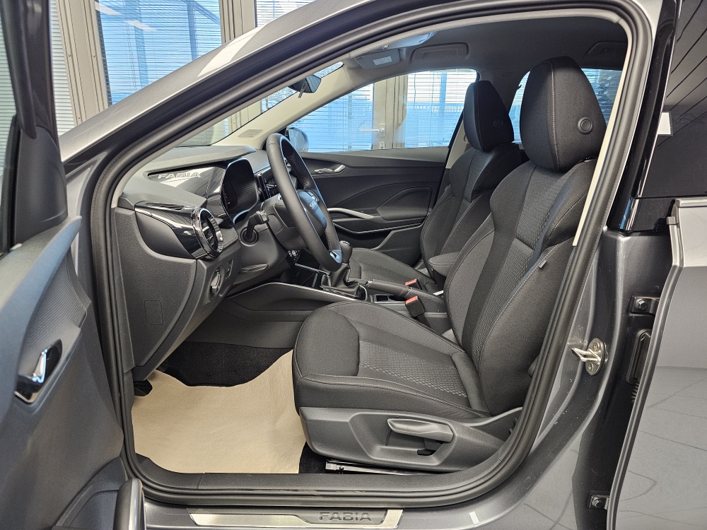 Skoda Fabia  bei Hoffmann Automobile in Wolfsburg kaufen und sofort mitnehmen - Bild 23