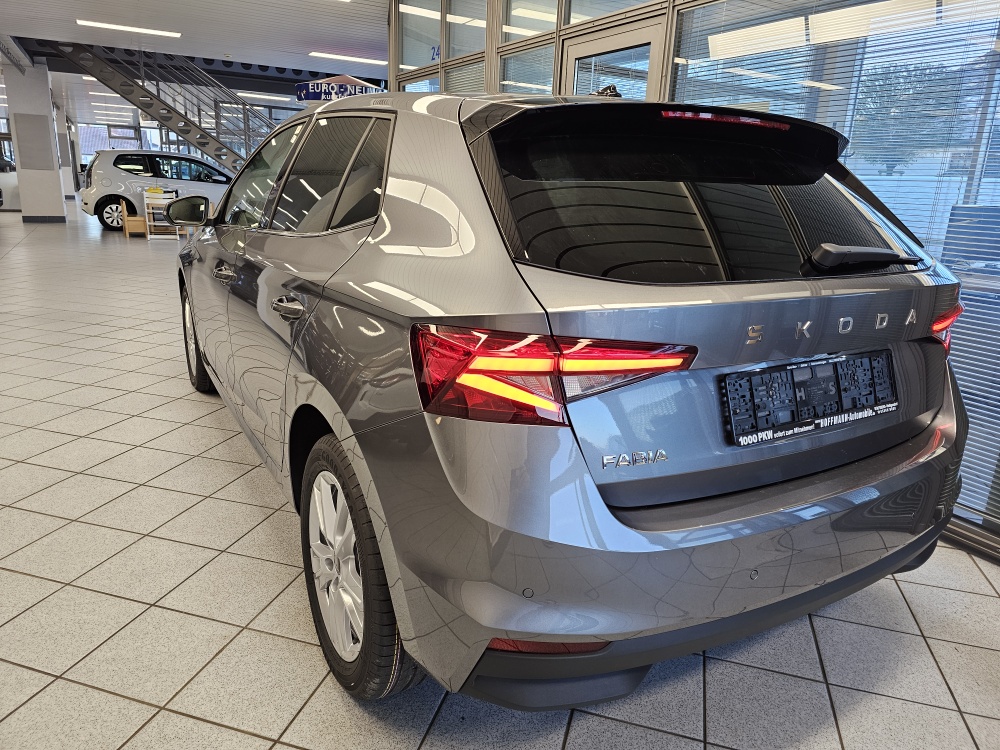 Skoda Fabia  bei Hoffmann Automobile in Wolfsburg kaufen und sofort mitnehmen - Bild 3