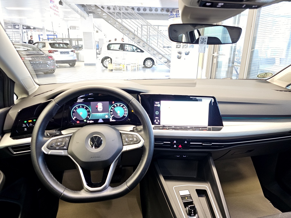 VW Golf Variant  bei Hoffmann Automobile in Wolfsburg kaufen und sofort mitnehmen - Bild 17