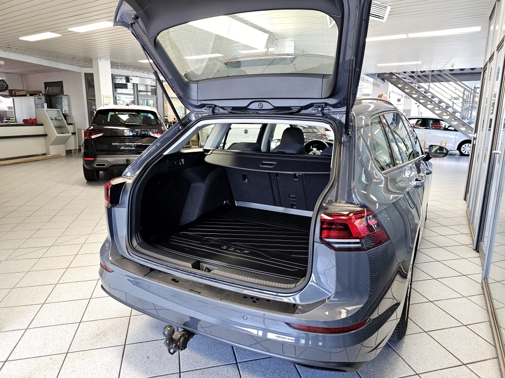 VW Golf Variant  bei Hoffmann Automobile in Wolfsburg kaufen und sofort mitnehmen - Bild 2