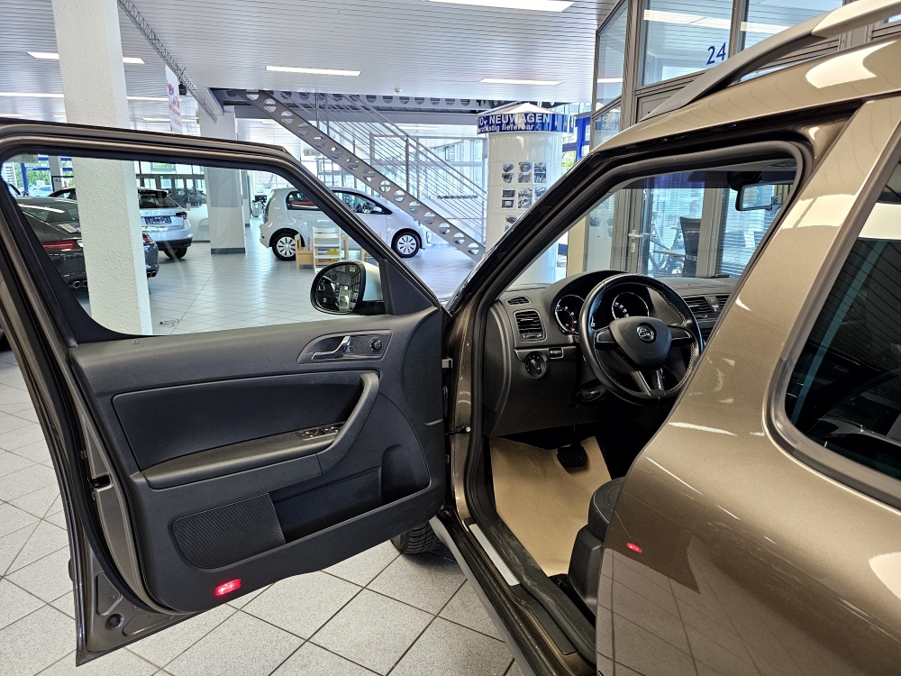 Skoda Yeti  bei Hoffmann Automobile in Wolfsburg kaufen und sofort mitnehmen - Bild 11