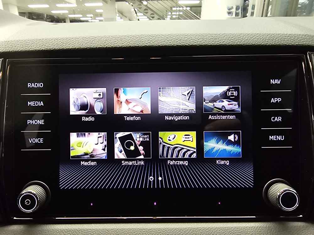 Skoda Karoq  bei Hoffmann Automobile in Wolfsburg kaufen und sofort mitnehmen - Bild 11