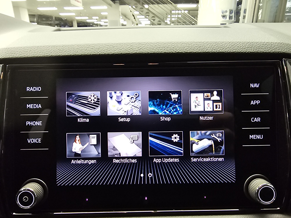 Skoda Karoq  bei Hoffmann Automobile in Wolfsburg kaufen und sofort mitnehmen - Bild 12