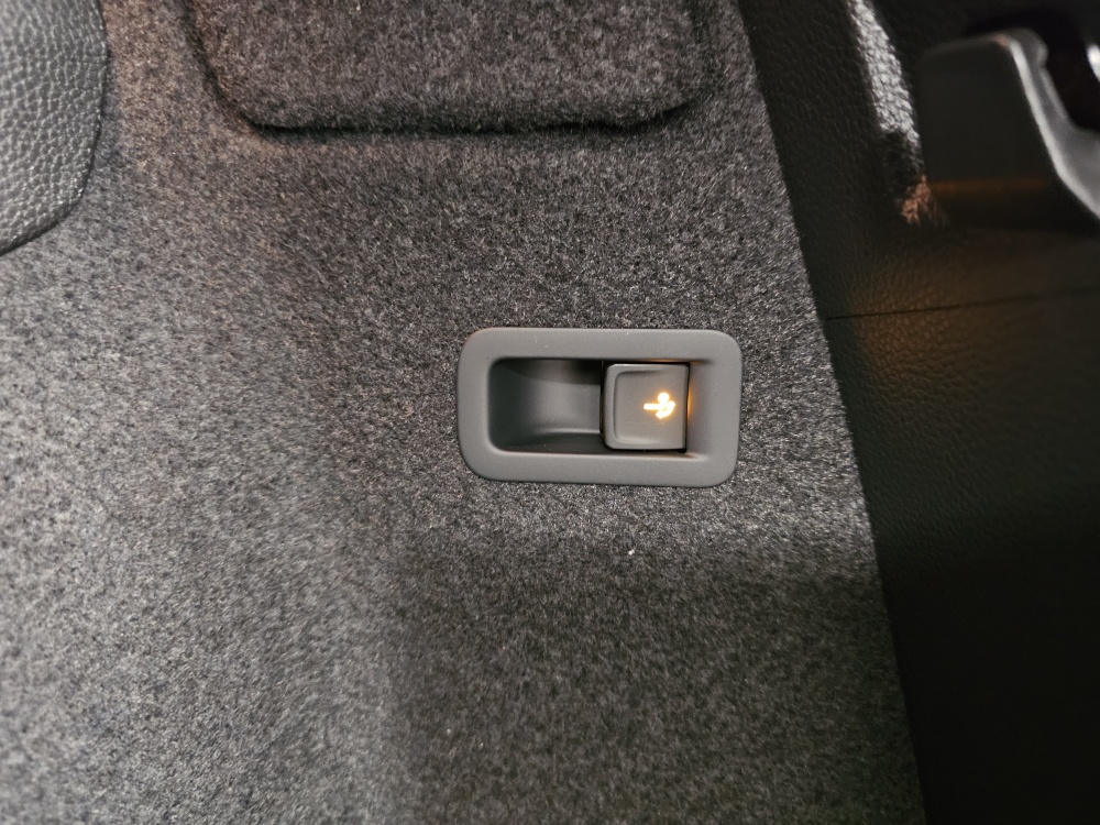 Skoda Karoq  bei Hoffmann Automobile in Wolfsburg kaufen und sofort mitnehmen - Bild 3