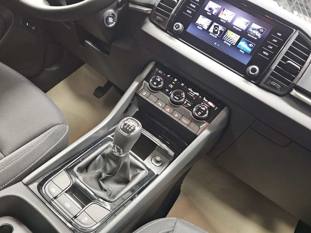 Skoda Karoq  bei Hoffmann Automobile in Wolfsburg kaufen und sofort mitnehmen - Bild 9