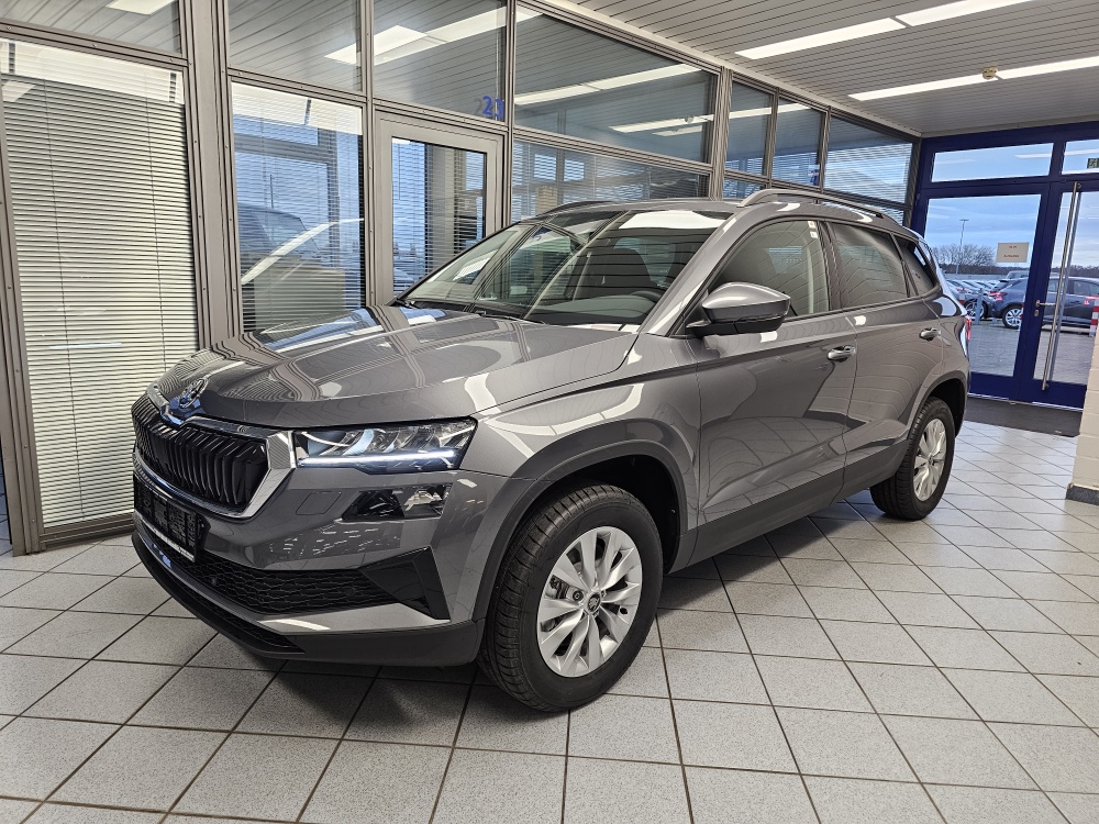 Skoda Karoq Selection für nur 31.950,- € bei Hoffmann Automobile in Wolfsburg kaufen und sofort mitnehmen