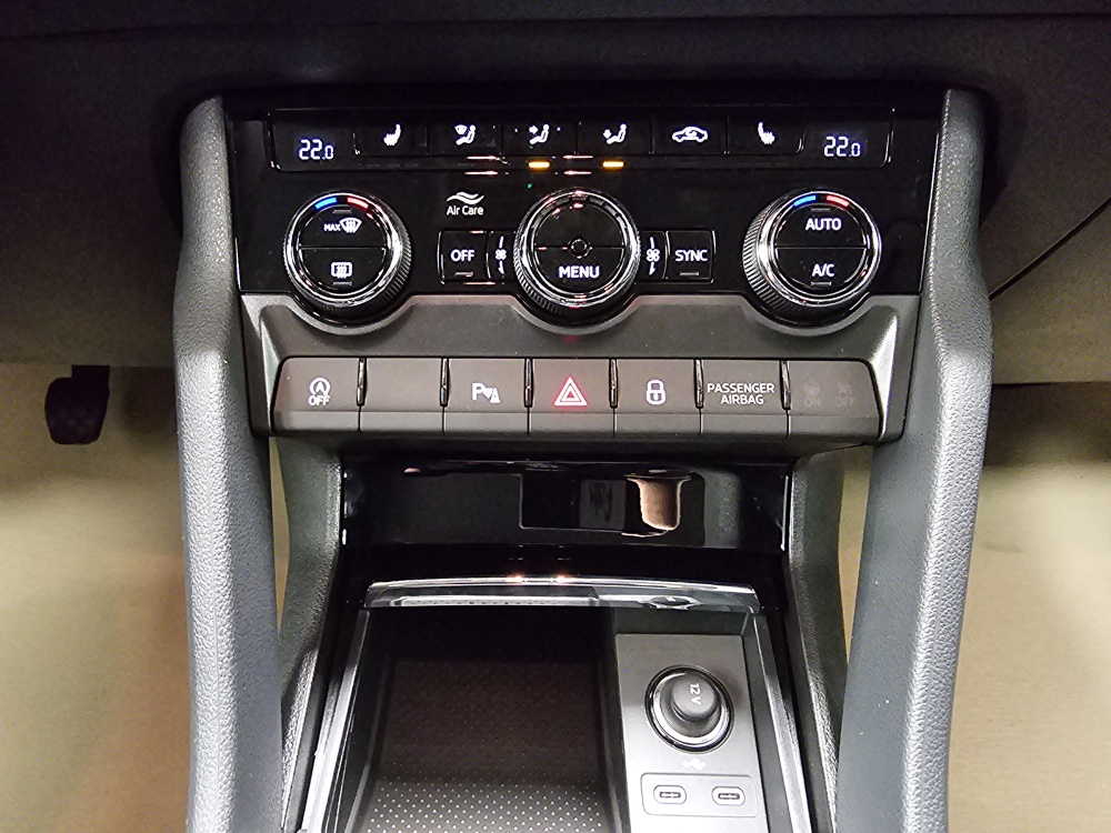 Skoda Karoq  bei Hoffmann Automobile in Wolfsburg kaufen und sofort mitnehmen - Bild 10