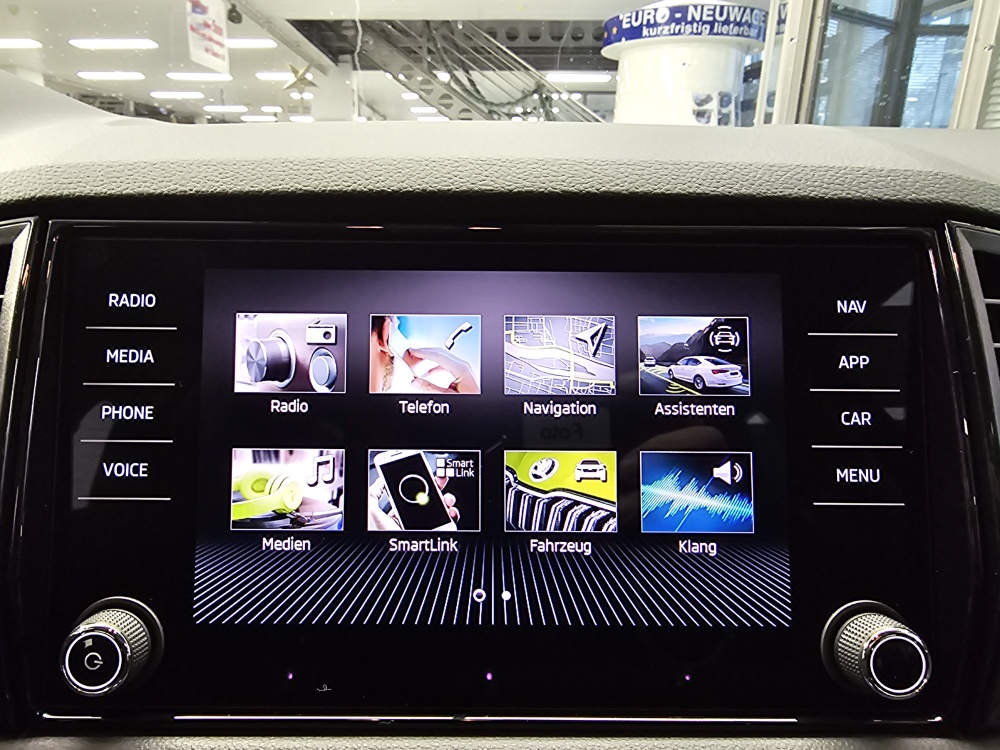 Skoda Karoq  bei Hoffmann Automobile in Wolfsburg kaufen und sofort mitnehmen - Bild 11