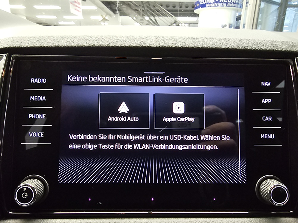 Skoda Karoq  bei Hoffmann Automobile in Wolfsburg kaufen und sofort mitnehmen - Bild 16