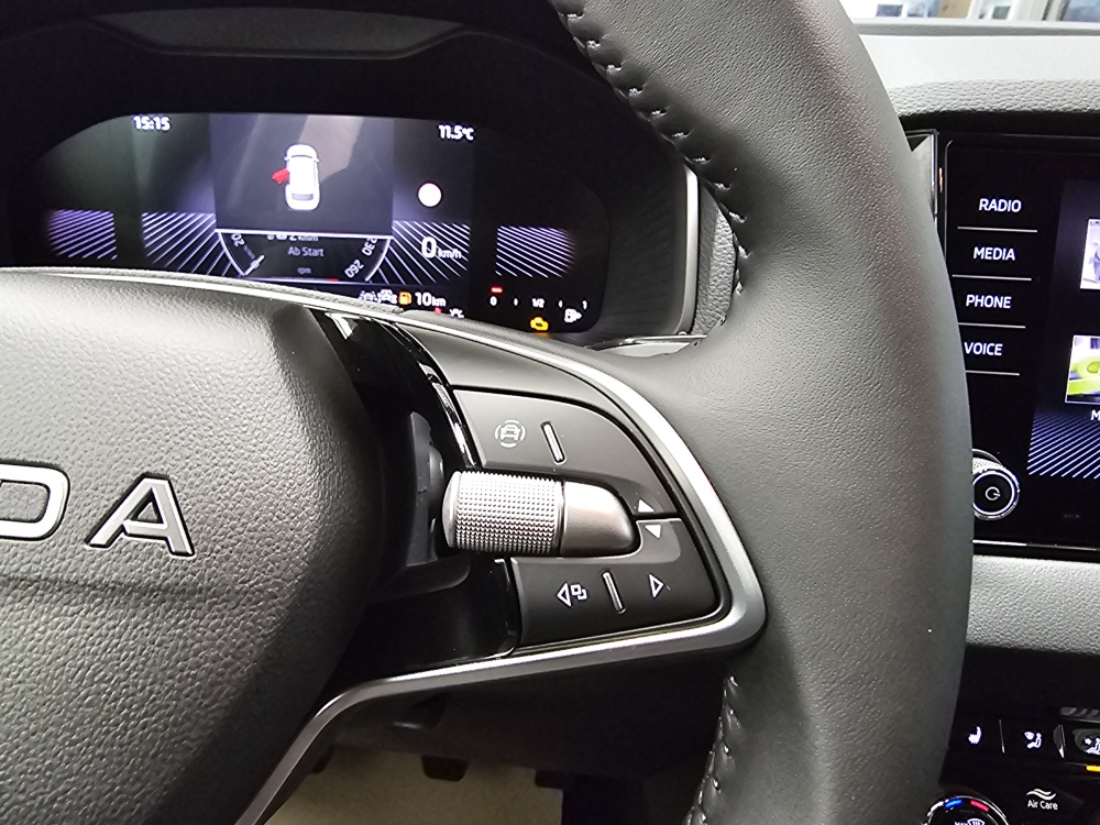 Skoda Karoq  bei Hoffmann Automobile in Wolfsburg kaufen und sofort mitnehmen - Bild 18