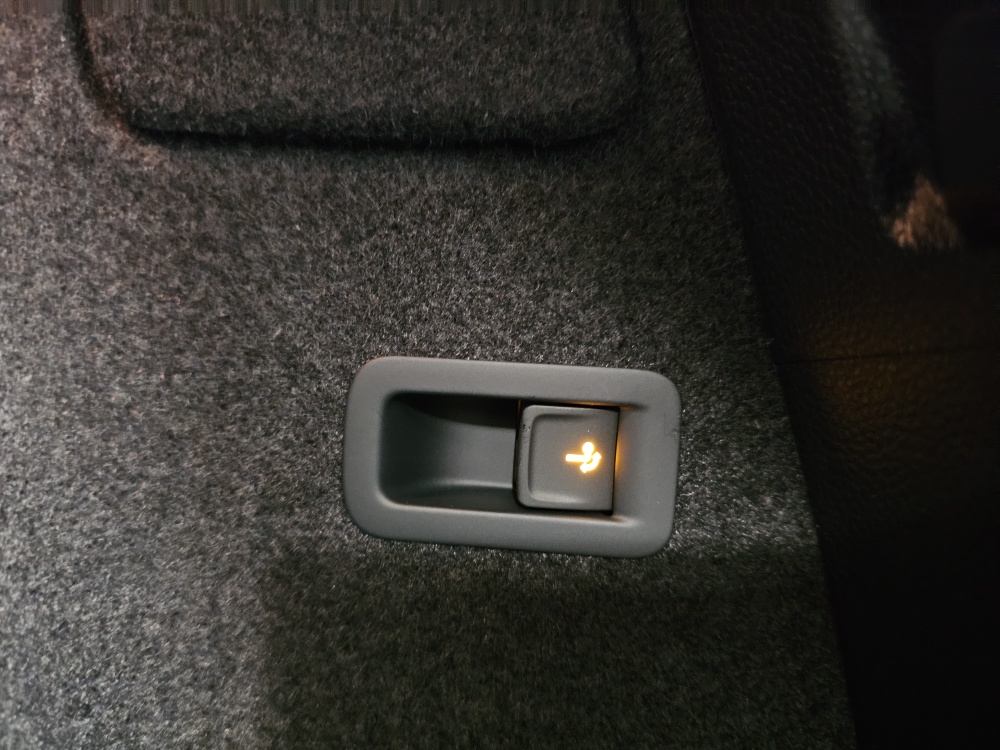 Skoda Karoq  bei Hoffmann Automobile in Wolfsburg kaufen und sofort mitnehmen - Bild 4