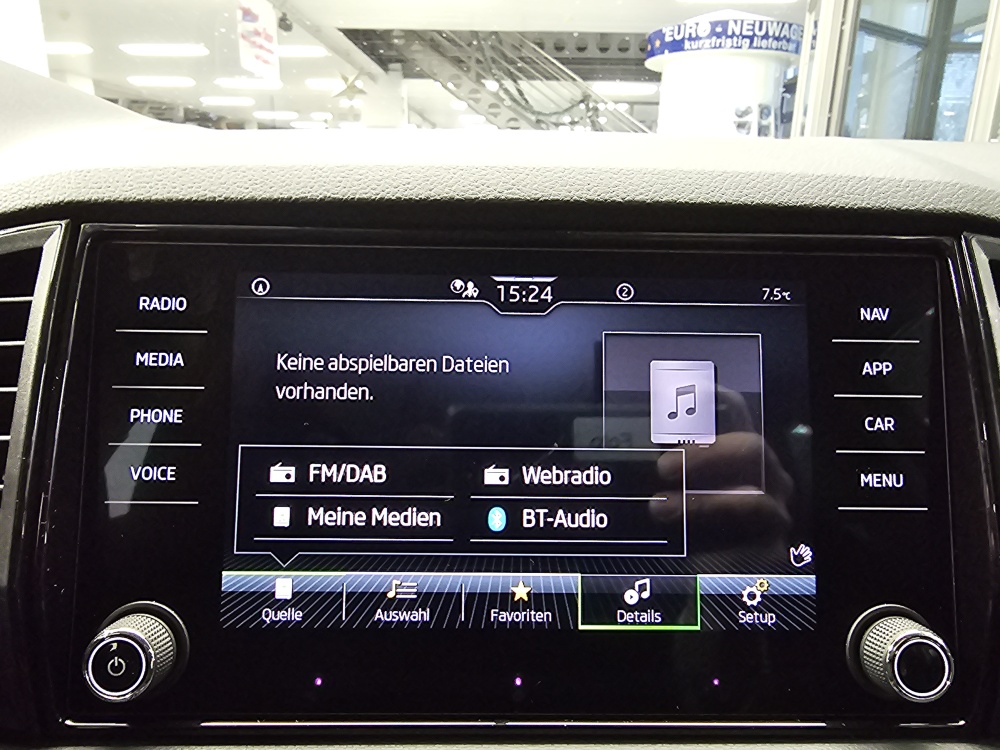 Skoda Karoq  bei Hoffmann Automobile in Wolfsburg kaufen und sofort mitnehmen - Bild 15