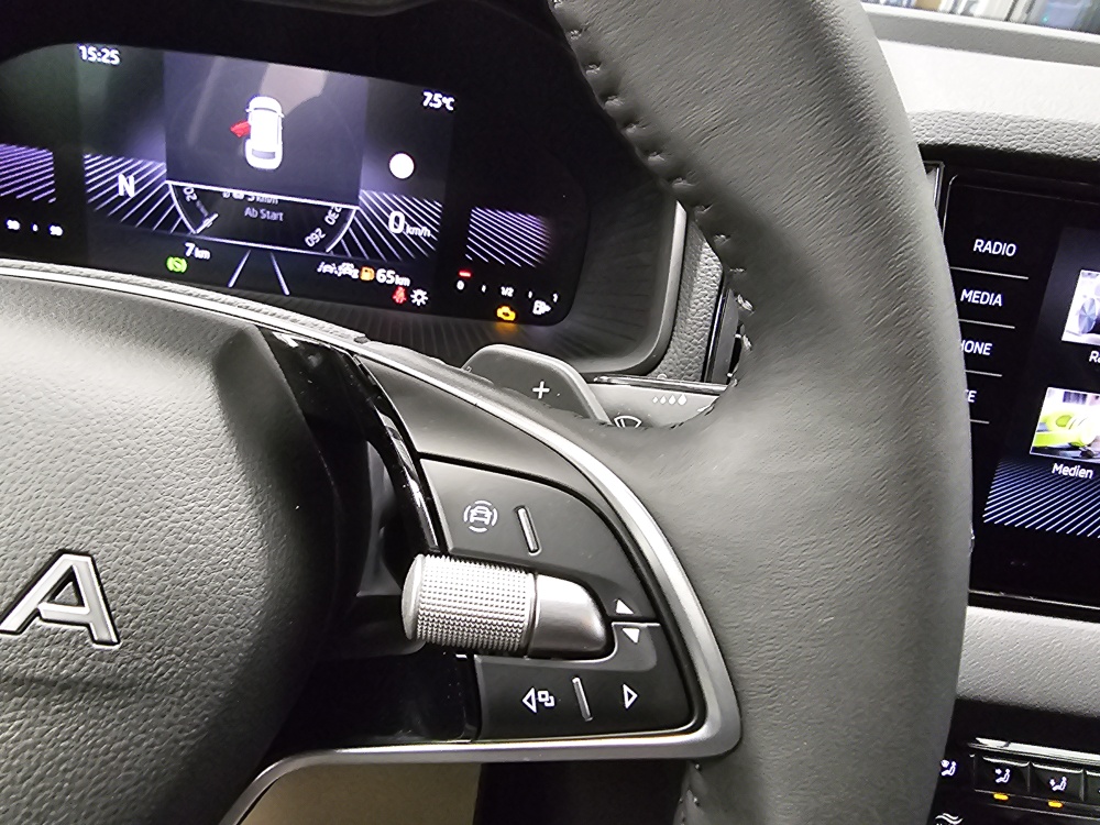 Skoda Karoq  bei Hoffmann Automobile in Wolfsburg kaufen und sofort mitnehmen - Bild 18