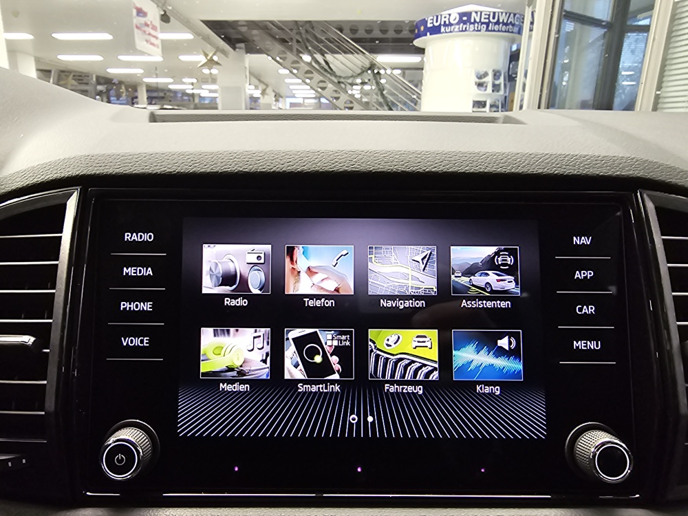 Skoda Karoq  bei Hoffmann Automobile in Wolfsburg kaufen und sofort mitnehmen - Bild 11