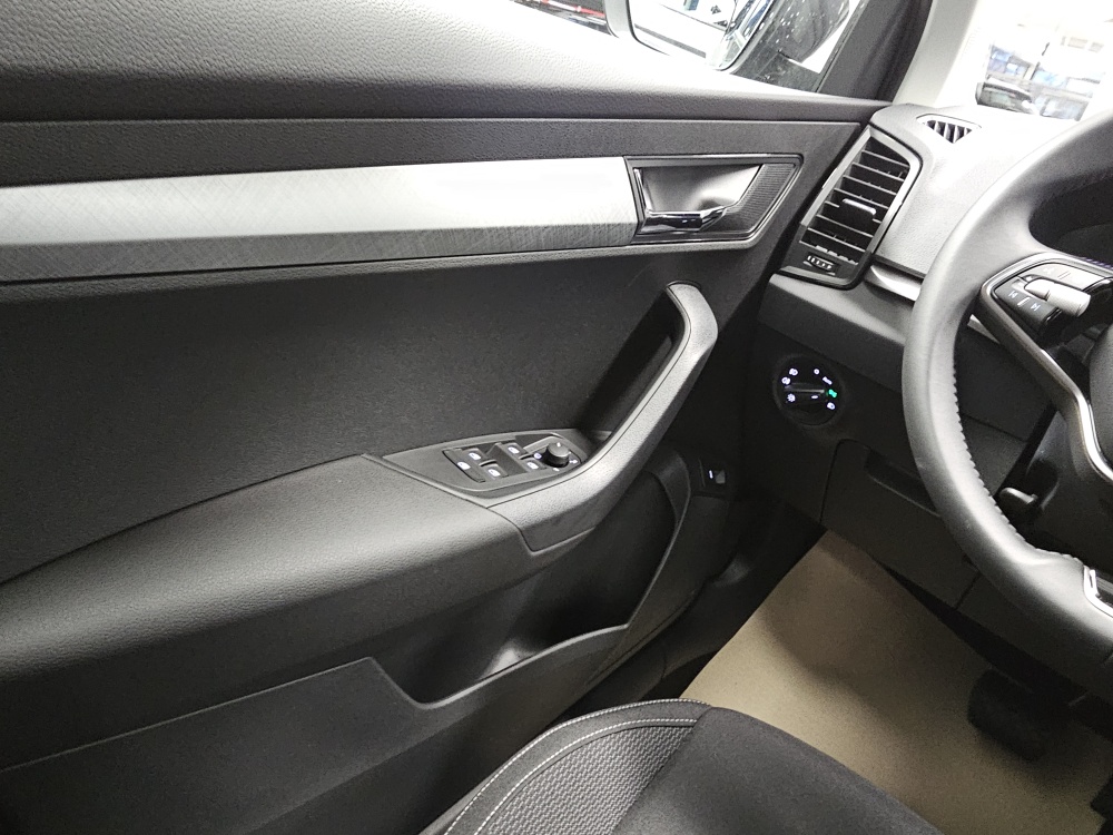 Skoda Karoq  bei Hoffmann Automobile in Wolfsburg kaufen und sofort mitnehmen - Bild 20