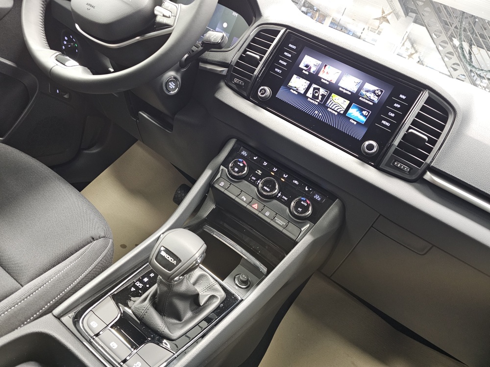 Skoda Karoq  bei Hoffmann Automobile in Wolfsburg kaufen und sofort mitnehmen - Bild 9
