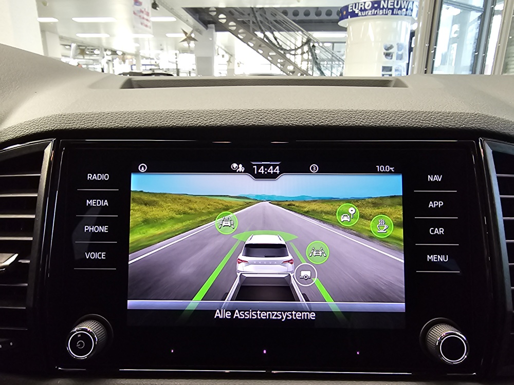 Skoda Karoq  bei Hoffmann Automobile in Wolfsburg kaufen und sofort mitnehmen - Bild 14