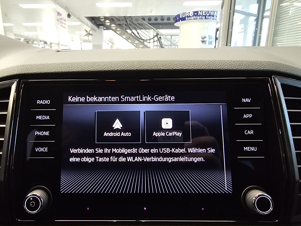 Skoda Karoq  bei Hoffmann Automobile in Wolfsburg kaufen und sofort mitnehmen - Bild 16