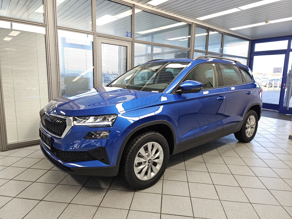Skoda Karoq Selection für nur 33.450,- € bei Hoffmann Automobile in Wolfsburg kaufen und sofort mitnehmen