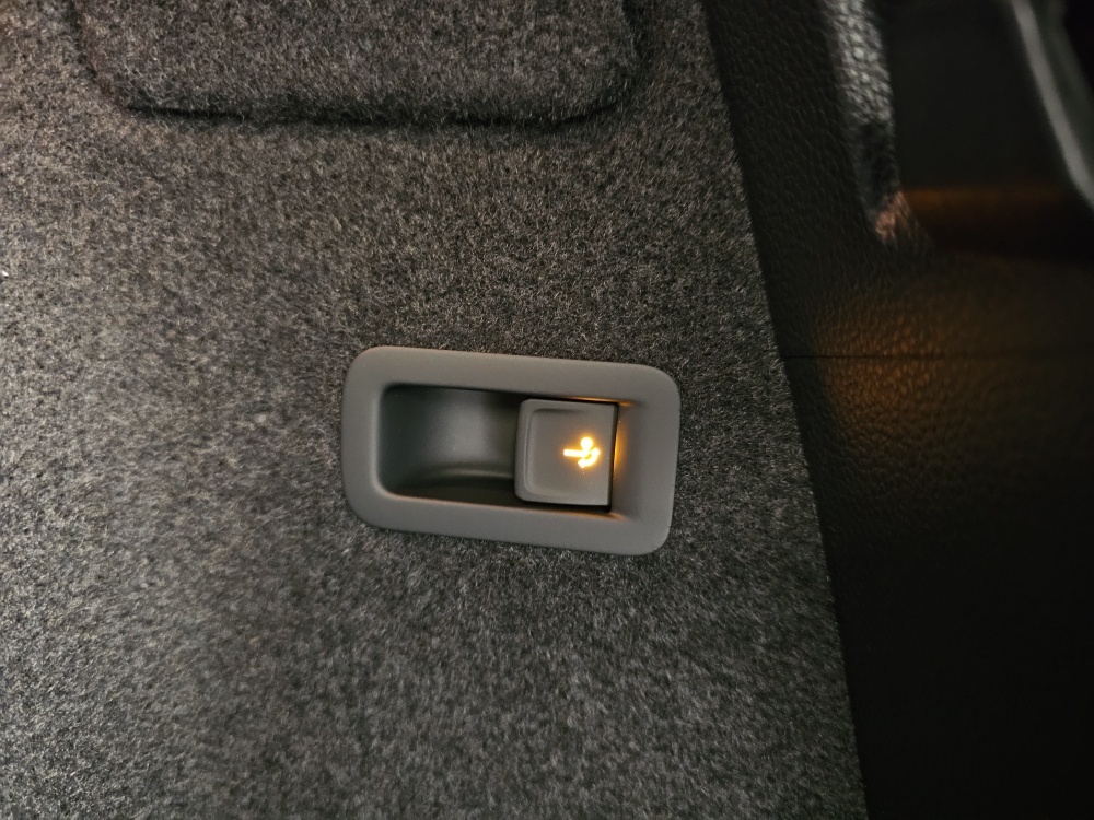 Skoda Karoq  bei Hoffmann Automobile in Wolfsburg kaufen und sofort mitnehmen - Bild 3