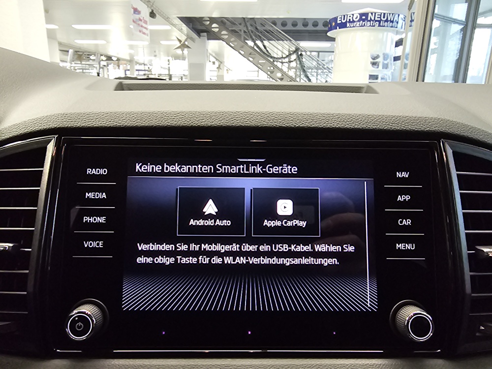 Skoda Karoq  bei Hoffmann Automobile in Wolfsburg kaufen und sofort mitnehmen - Bild 16