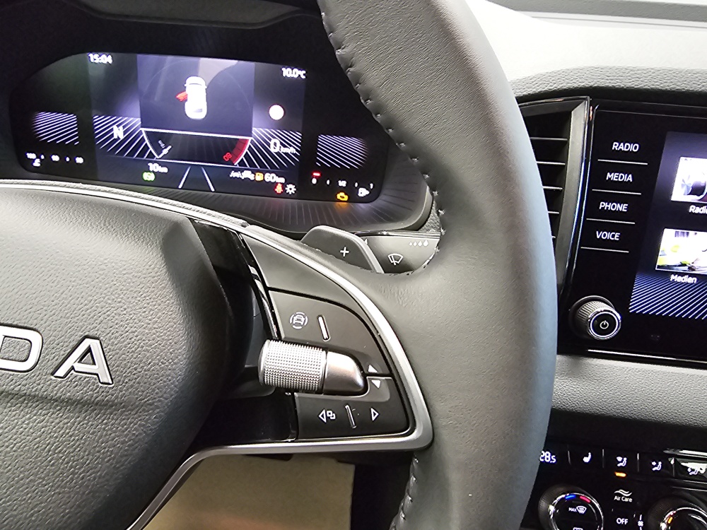 Skoda Karoq  bei Hoffmann Automobile in Wolfsburg kaufen und sofort mitnehmen - Bild 18