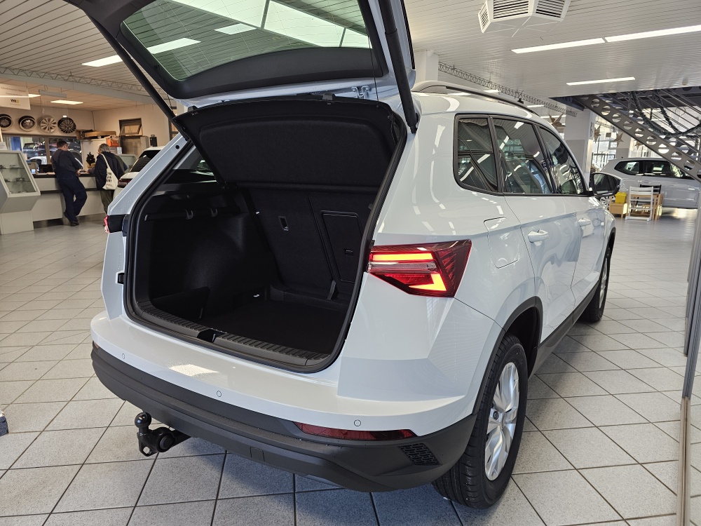 Skoda Karoq  bei Hoffmann Automobile in Wolfsburg kaufen und sofort mitnehmen - Bild 2
