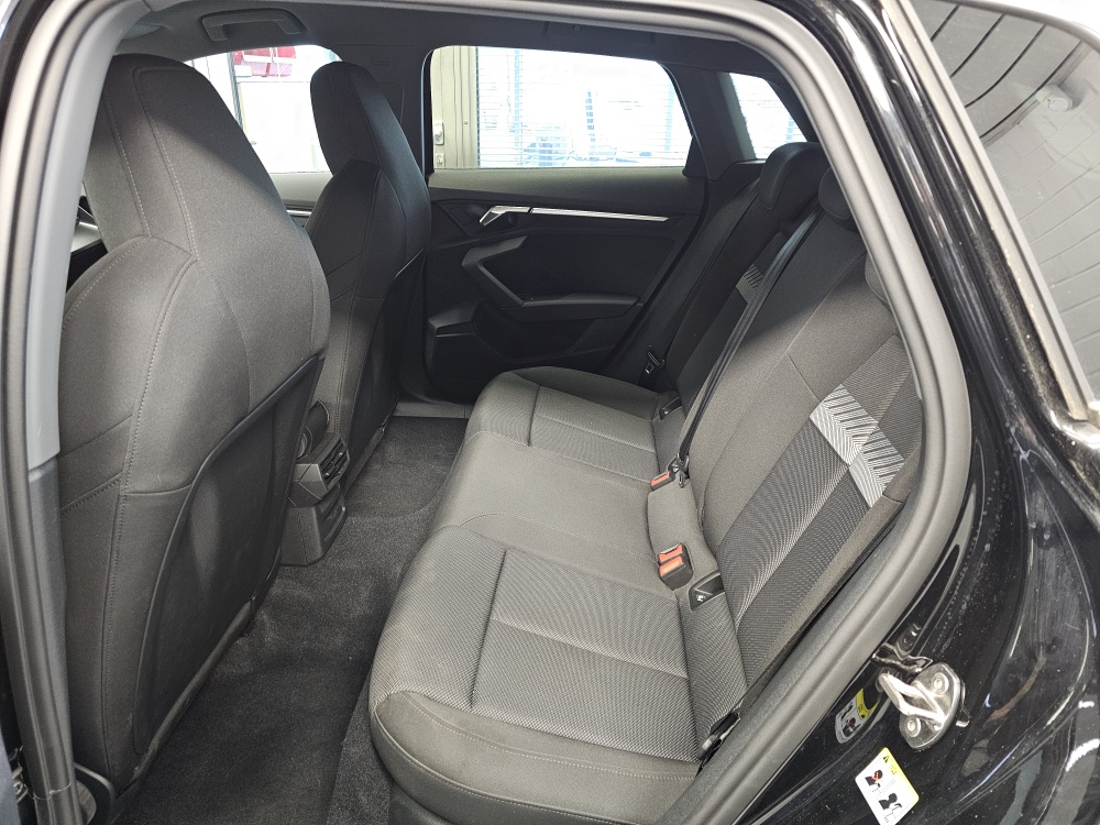 Audi A3 Sportback  bei Hoffmann Automobile in Wolfsburg kaufen und sofort mitnehmen - Bild 4