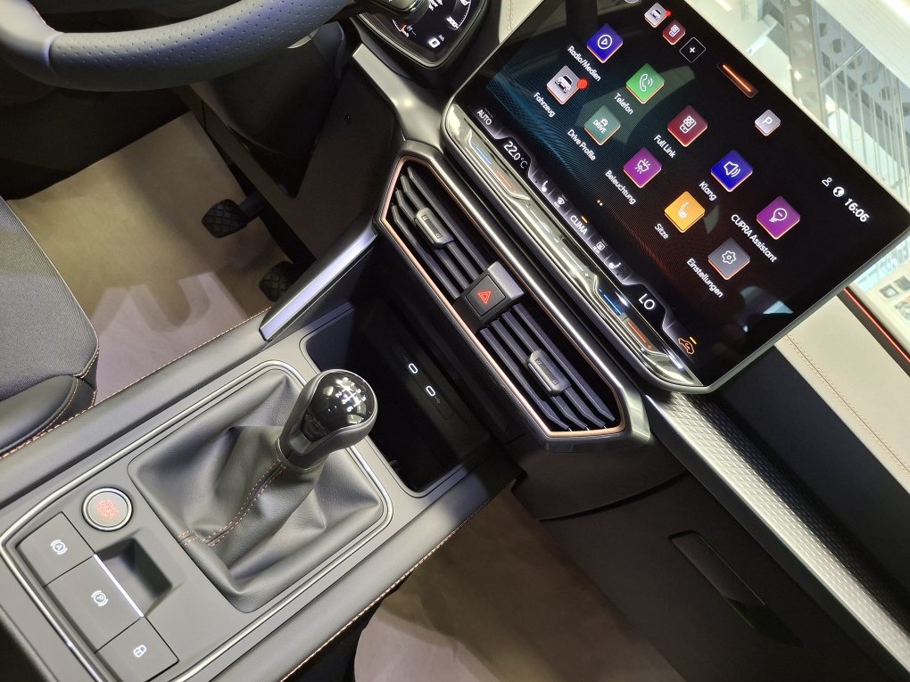 Cupra Leon Sportstourer bei Hoffmann Automobile in Wolfsburg kaufen und sofort mitnehmen - Bild 10